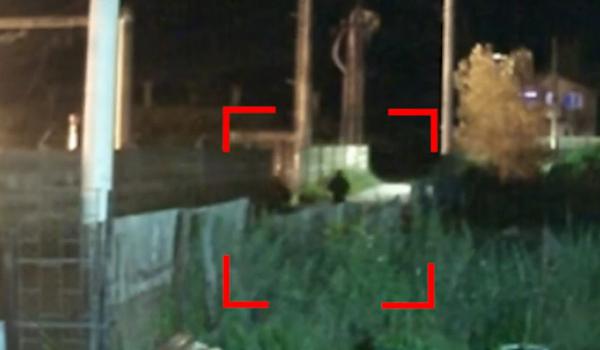 O femeie din Petroşani este terorizată de vecin. A depus 14 plângeri în 2 ani, dar autorităţile nu fac nimic