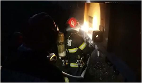 Locomotiva unui tren de călători a luat foc în mers pe ruta Suceava - Botoşani. Pasagerii s-au evacuat la timp
