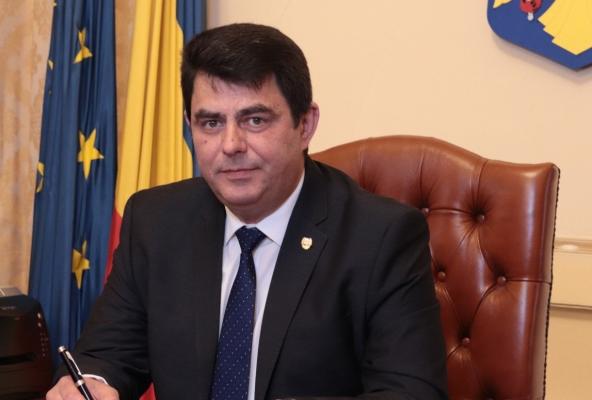 Angajatul la stat care câştiga jumătate de milion de lei anual. Cum a reuşit să deţină 6 funcţii simultan