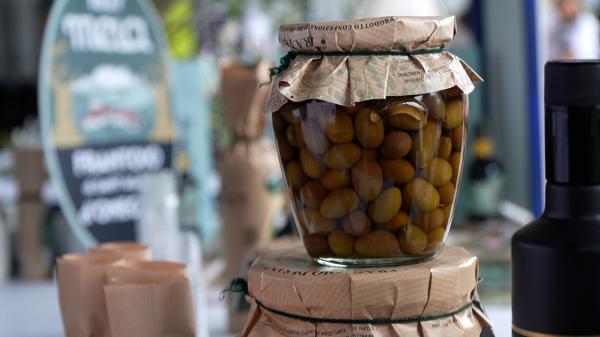 Un procent copleşitor de ulei de măsline extravirgin din comerţ este fals