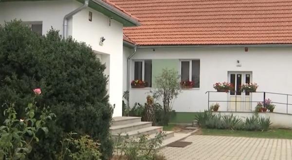 O şcoală din Covasna, complet reabilitată, a fost închisă din lipsă de elevi: "Încă sper că se va reporni"