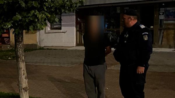 Momente de panică în Oneşti. Bărbat ameninţat cu un cuţit, sub ochii trecătorilor