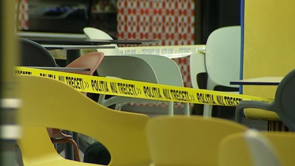 Un bărbat cu ordin de protecție și-a atacat fosta parteneră şi pe iubitul ei, într-un mall din Bucureşti