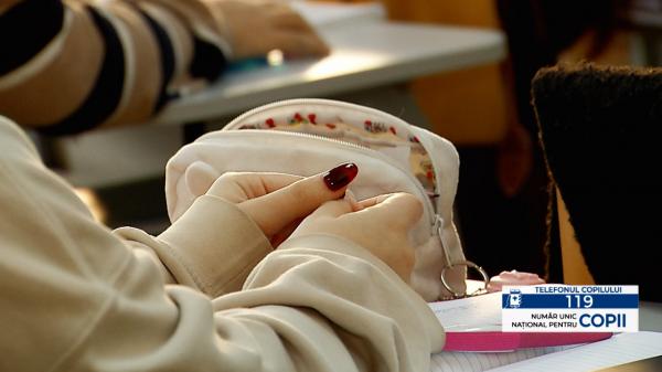Cazul elevei care a fumat un vape cu canabis la şcoală, primit de la o colegă. A început să aibă halucinaţii
