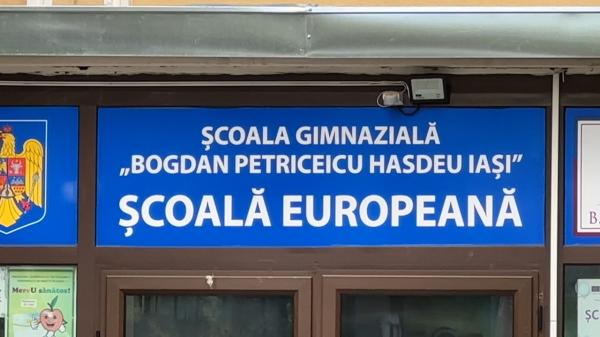 Vape-ul cu canabis folosit de eleva din Iaşi, cumpărat de pe un site cu denumirea "În rucsacul meu"