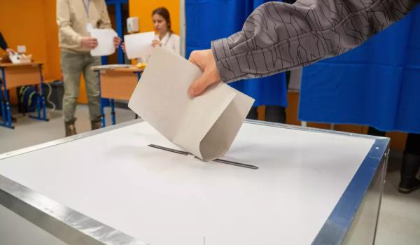 Sondaj Avangarde, dacă duminică ar avea loc alegeri parlamentare: AUR - 41%, PSD - 19%, PNL - 13%, USR - 12%