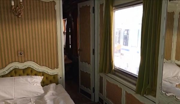 Trenul prezidențial, expus la Gara de Nord. Românii au stat la coadă să vadă luxul din vremea lui Ceaușescu