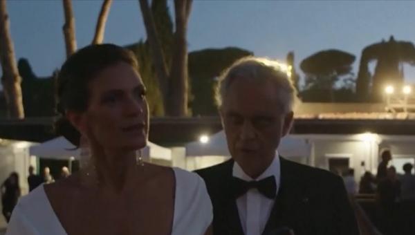 Andrea Bocelli își spune povestea. "Pentru că eu cred", filmul care dezvăluie viața tenorului