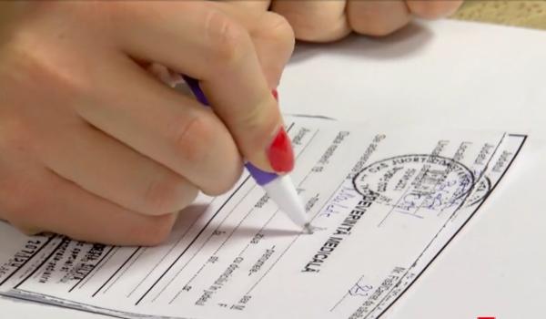 Statul face economii din concediile medicale. După trei luni de controale, doctorii sunt mai prudenţi