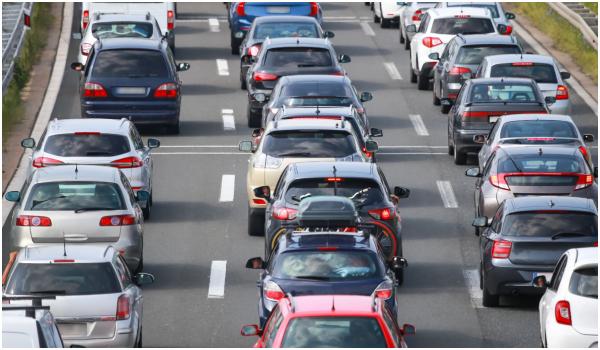 Restricții în lanț pe străzile Capitalei. Artere centrale, blocate până duminică la prânz pentru un cros