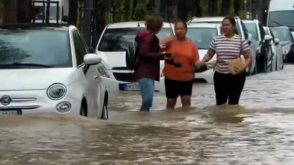 Oraşe din Spania, Franţa şi Italia, devastate de vijelii. În Catalonia a plouat cât pentru o lună