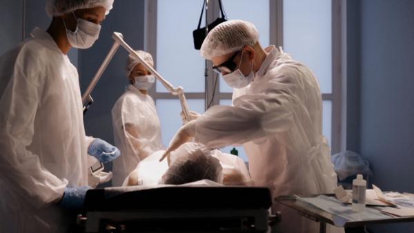 Poveste stranie la un spital din Beiuş. O femeie a rămas mutilată după o operaţie la sân