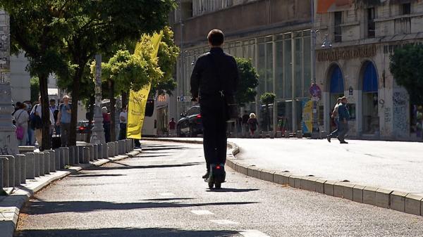 9 morţi în accidentele de trotinetă în România. Oraşele încep să le interzică