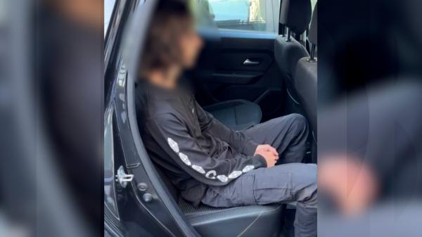 Elevul de 17 ani care a ameninţat cu un masacru în şcoli, violent la audieri. A vrut să lovească poliţiştii