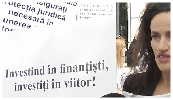 Finanţiştii, cu revendicările în stradă. "ANAF e vinovatul de serviciu tot timpul"
