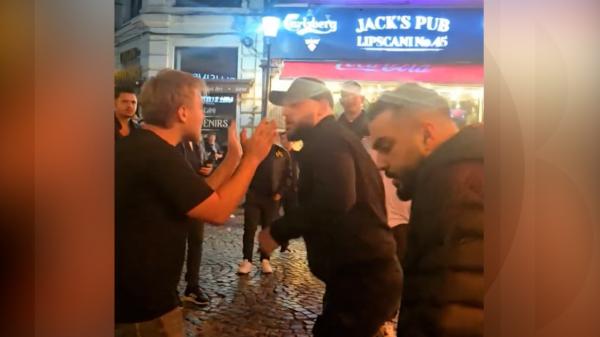 EXCLUSIV. Un martor povesteşte cum a început bătaia din Centrul Vechi. "Au sărit pur şi simplu peste ei"