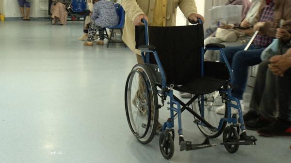 Sucevean cu grad de handicap vechi de 20 de ani, chemat la reevaluare pentru că are permis de conducere