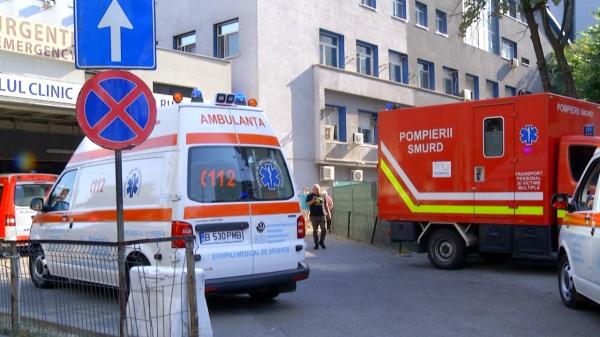 Un ambulanțier a fost înjunghiat chiar de pacientul pe care îl transporta la Psihiatrie, în Maramureş