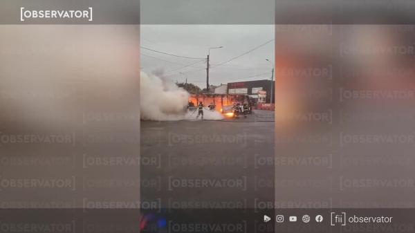 Un autobuz a ars ca o torţă, în Brăila. Patru autospeciale au fost mobilizate pentru intervenţie