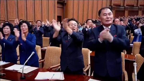 Kim Jong Un vrea pedepse aspre pentru femeile cu silicoane. Ce instrucţiuni au primit membrii partidului