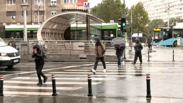 Potop în sud-estul ţării: Cod roșu de ploi și inundații, Capitala sub cod portocaliu. Când scăpăm de frig