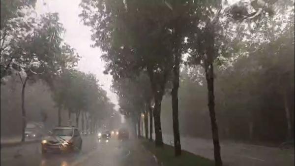 Ciclonul Barbara aduce potop în Bucureşti şi 5 judeţe: va ploua cât pentru 3 luni