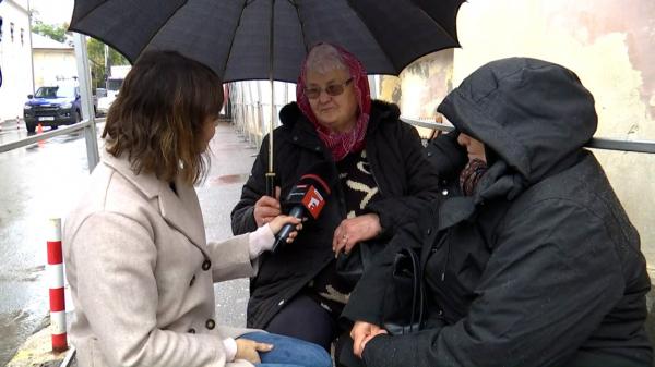 O femeie de 82 de ani, prima la rând la moaștele Sfintei Parascheva: "În fiecare an mă rog pentru sănătate"
