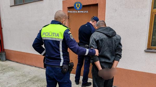 Bărbat din Galaţi, arestat preventiv pentru uciderea unui pui de pisică