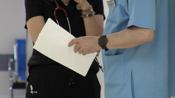 Pericol în spitale: cu unghiile la control. Zeci de cadre medicale, anchetate pentru igienă precară