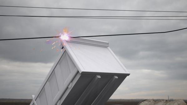 ANIMAŢIE. Şofer de basculantă, mort după ce a atins cu camionul un fir de înaltă tensiune şi s-a electrocutat