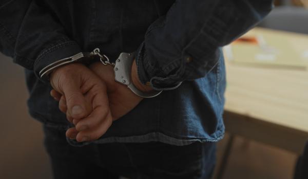 Femeie de 30 de ani din Vulcan, ucisă cu brutalitate de iubitul recidivist. Bărbatul a fost reținut