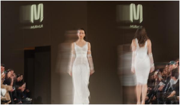 Corsetul revine în forță la Bucharest Fashion Week. Designerii mizează pe structuri fluide și detalii fine