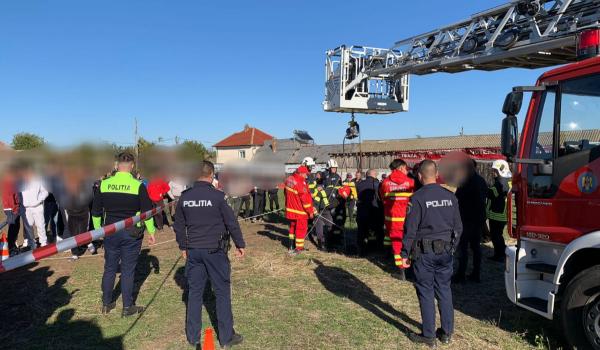 Morţi suspecte într-o comună din Dolj: Un bărbat s-a spânzurat, iar soţia sa a fost găsită într-o fântână