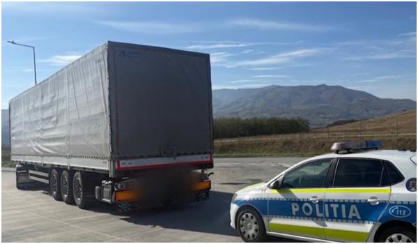 Şofer străin de TIR, filmat în timp ce gonea haotic pe A1. A fost prins cu 2,67 g/l alcool în sânge