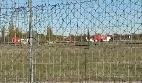 Incident aviatic pe Aeroportul Băneasa. Un avion-școală a aterizat forţat, iar trenul de aterizare s-a rupt