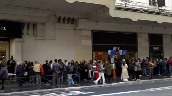 Noul magazin Shein din Paris, luat cu asalt. "Am plătit 34 de euro pe 12 produse"