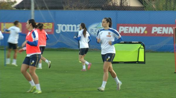 Pasiune, forță și visuri împlinite: poveștile româncelor care au cucerit fotbalul european