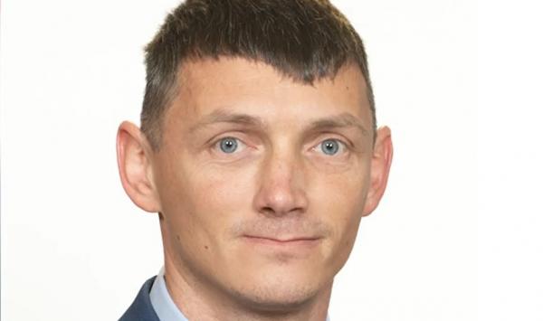 Senatorul cu zece clase, prins din nou în trafic fără permis. Acesta a încercat să fugă de poliţişti