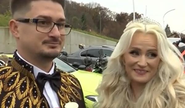 Nuntă pe 2 roţi la Cluj. Adriana şi Cosmin s-au căsătorit alături de prietenii din comunitatea moto