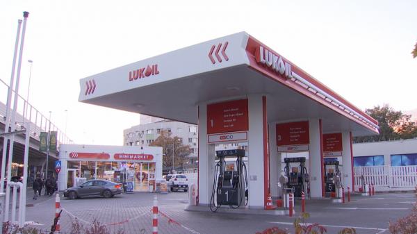 Motorina a depășit pragul de 8 lei. Sancţiunile SUA împotriva Lukoil ar putea avea legătură