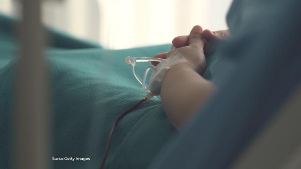 Trei eleve din Iași, transportate la spital după ce au inhalat vapori de la o țigară electronică defectă