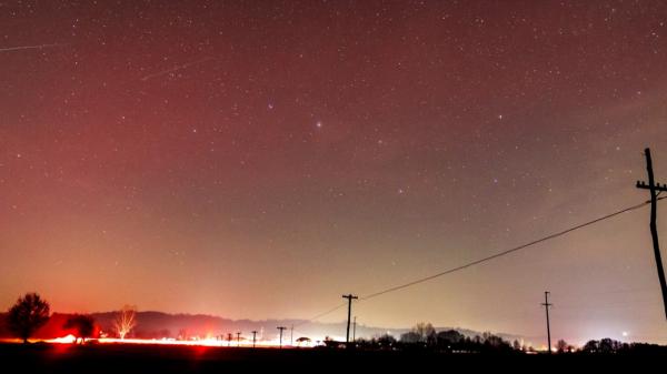 Imagini spectaculoase cu Aurora Boreală vizibilă cu ochiul liber în România după o puternică erupție solară