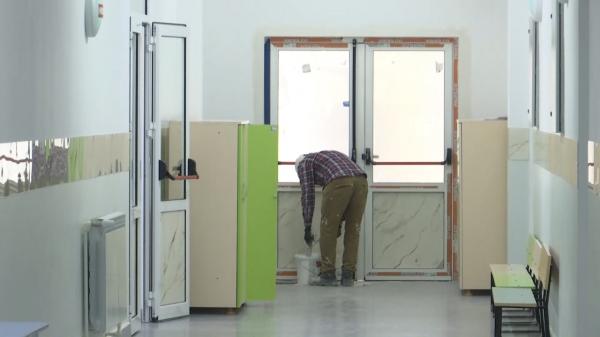 Școală recent renovată din Galați, închisă din cauza frigului: centrala nou montată nu funcționează