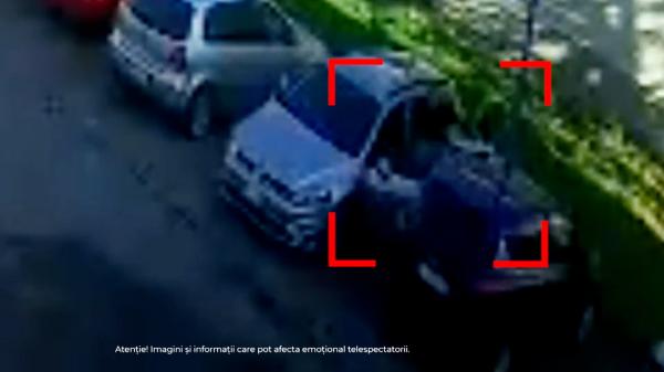 Român din Italia, filmat cum îşi stropeşte cu benzină soţia şi vrea să îi dea foc