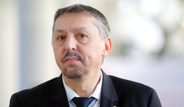 Demisia lui Daniel David, cerută de un profesor universitar doctor: "Minte, cenzurează ce nu-i convine"