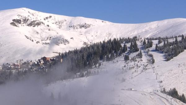 Ninsori aduse de un ciclon în România. Strat de zăpadă de 10 centimetri