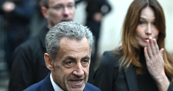 Nicolas Sarkozy anunţă lansarea cărţii "Jurnalul unui prizonier", după  ce a stat 20 de zile în închisoare