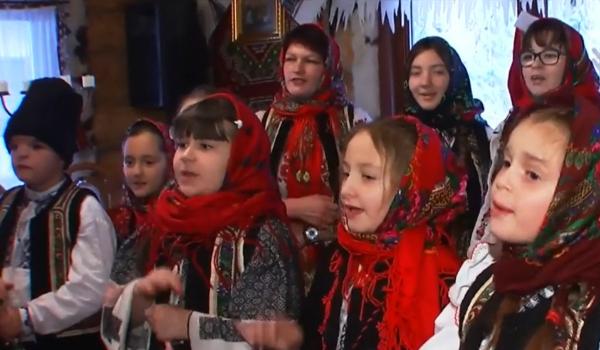 Diferenţa între colinde şi cântece de sărbători. Explicaţia unui preot