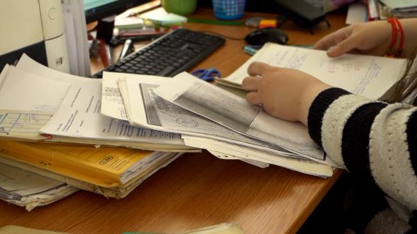 20.000 de români, pe cale de a fi concediaţi. Companiile la care lucrează, închise pentru că sunt "găuri negre