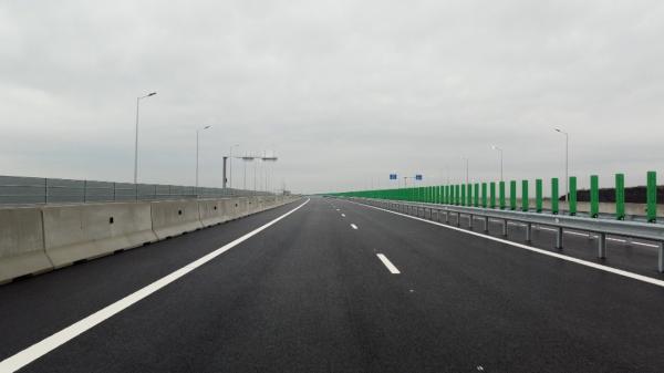 Autostrada A7 a ajuns la 200 de km, jumătate din lungimea finală. Şoferii au scăpat de "drumul morţii"